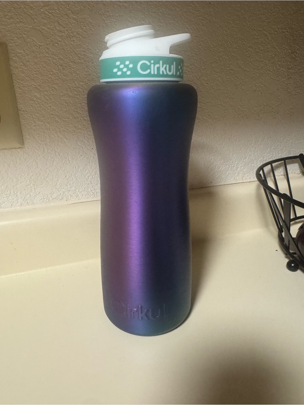 Cirkul Iridescent Purple-Blue Hydration Bottle